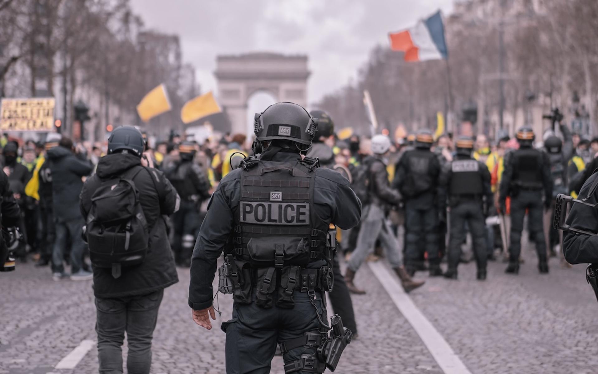 pexels-aloismoubax-2348817