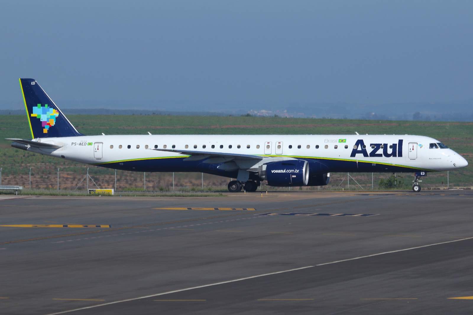 AZUL EMBRAER 195-E2