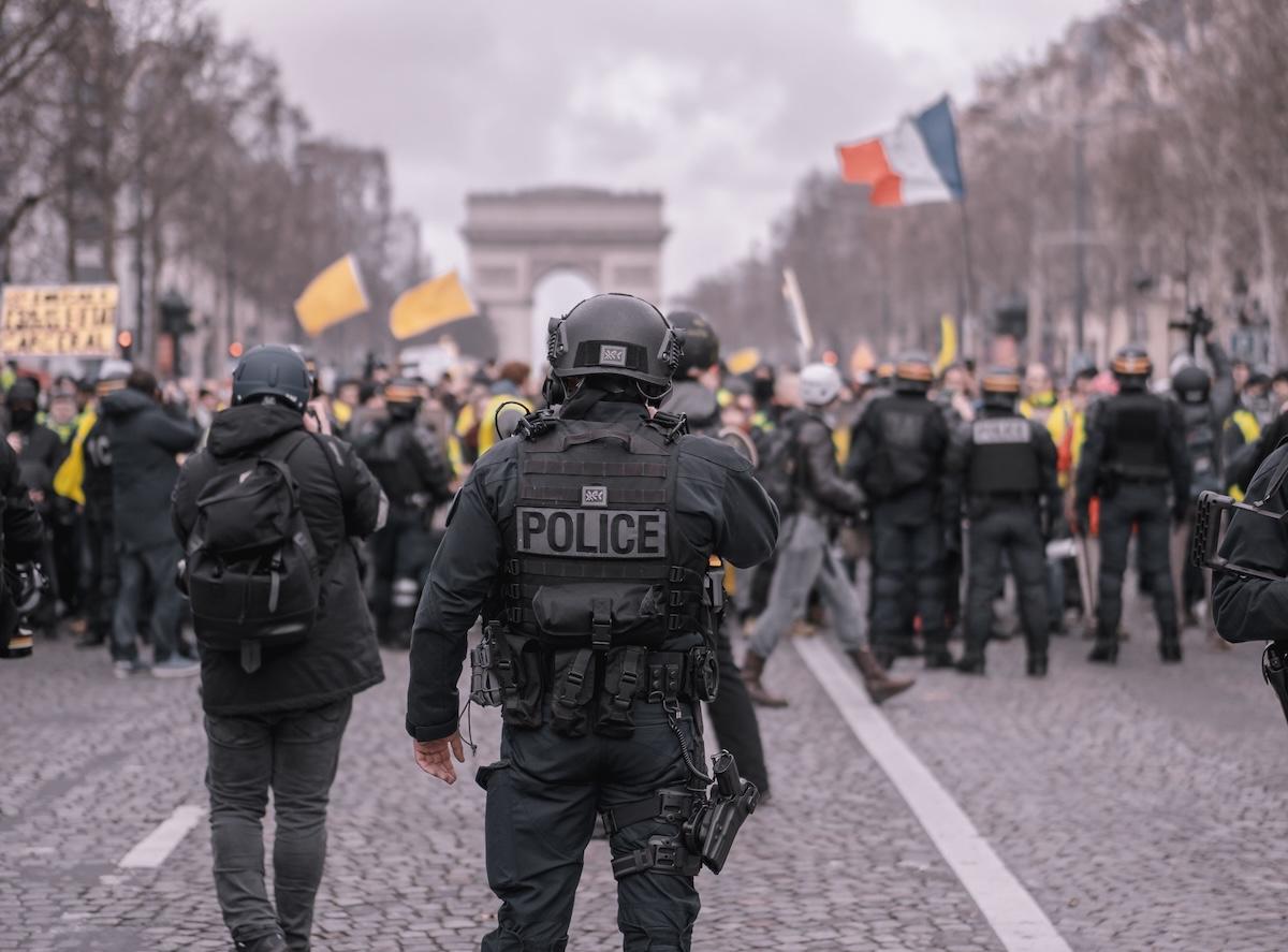 pexels-aloismoubax-2348817